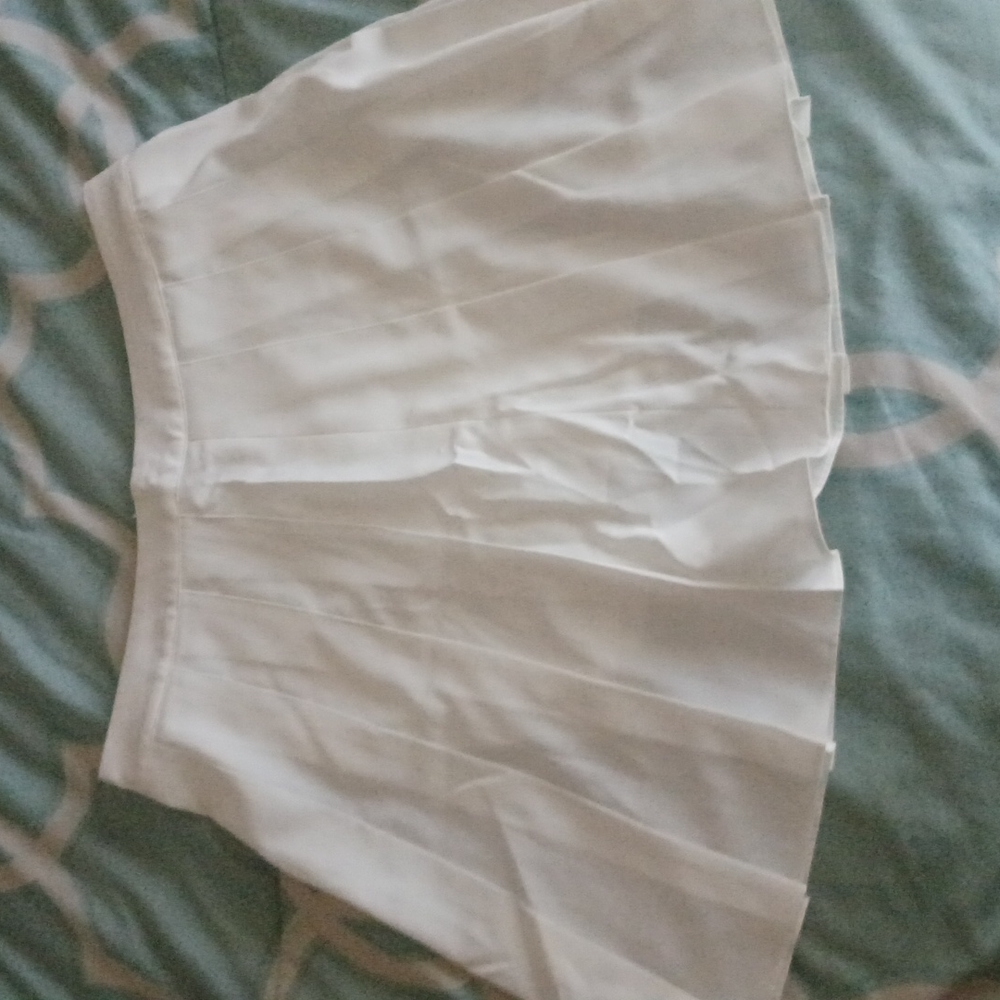 Halara, large, white